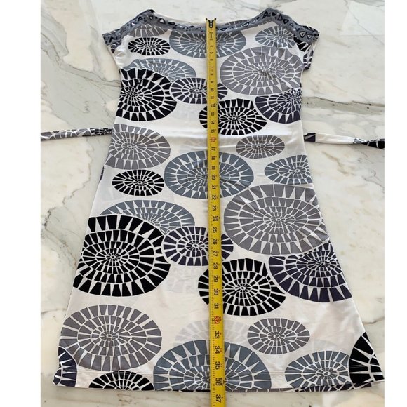 AUDREY MAI GRAY WHITE PRINT BELTED DRESS SIZE SMALL - Picture 6 of 9